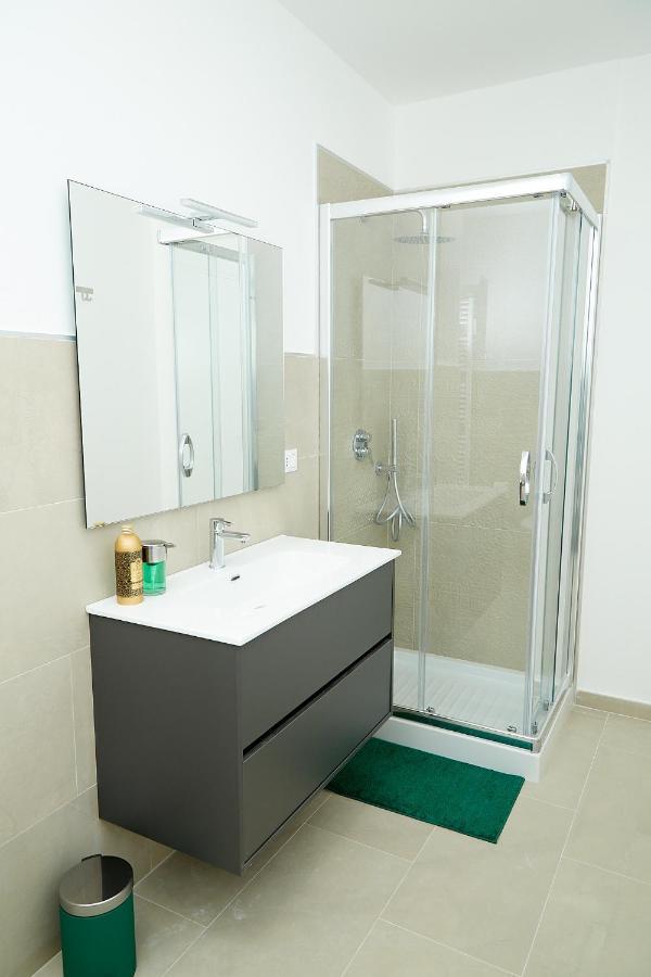 Scirocco Guest House Brindisi Bagian luar foto