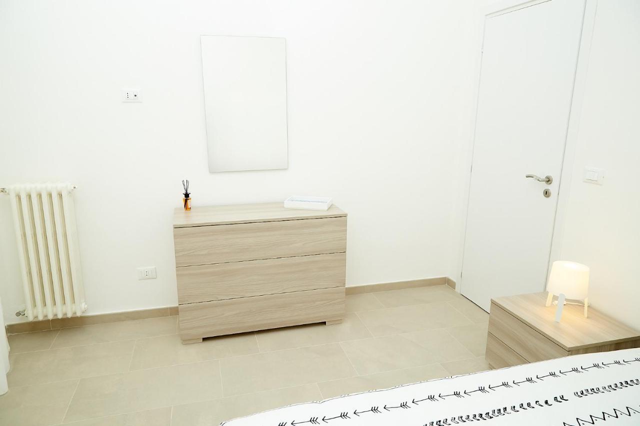 Scirocco Guest House Brindisi Bagian luar foto