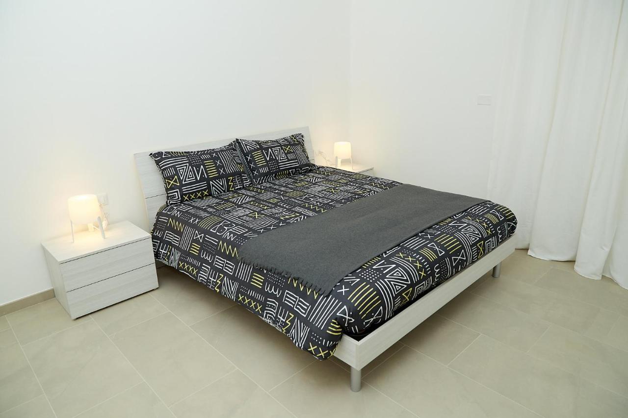 Scirocco Guest House Brindisi Bagian luar foto
