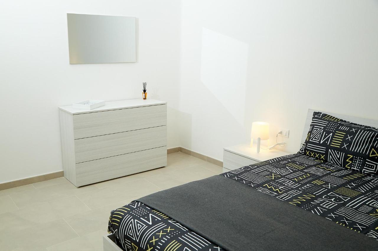 Scirocco Guest House Brindisi Bagian luar foto